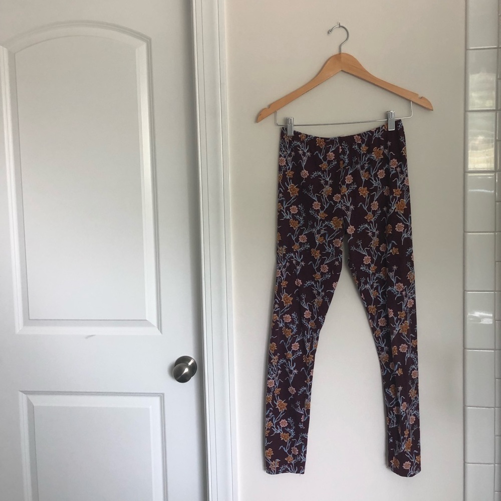 Pink Rose Floral Leggings, size large